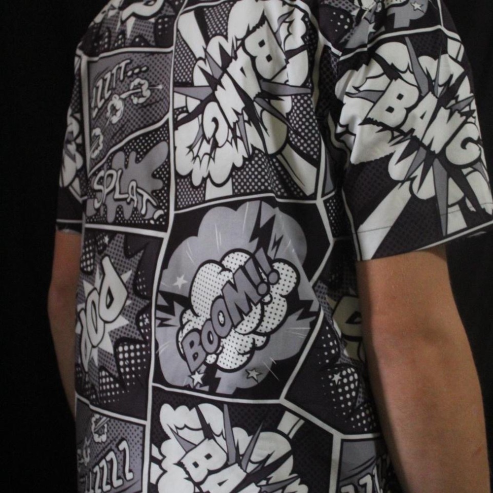 COMIC BUTTON UP SHIRT